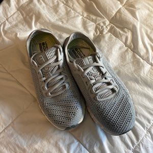 Under Armor Hovr Sonic